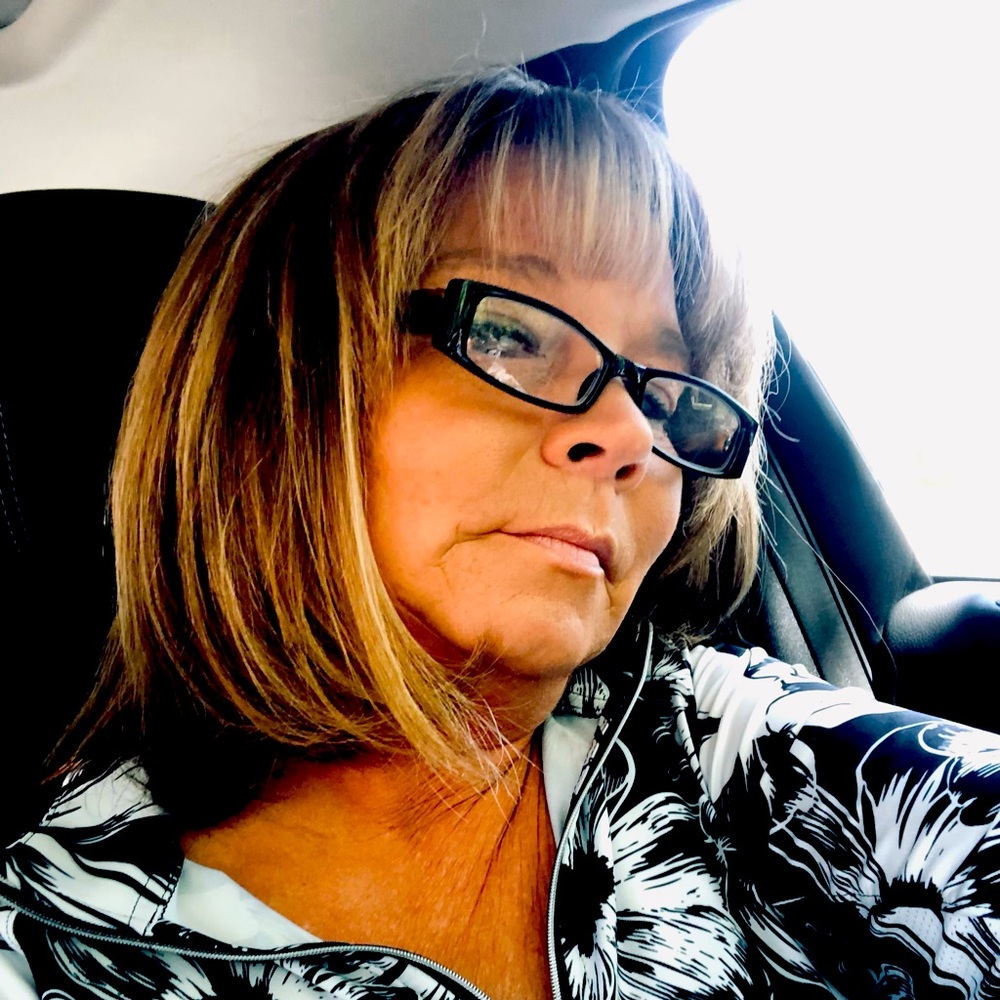 Meet your Posher, Lainie
